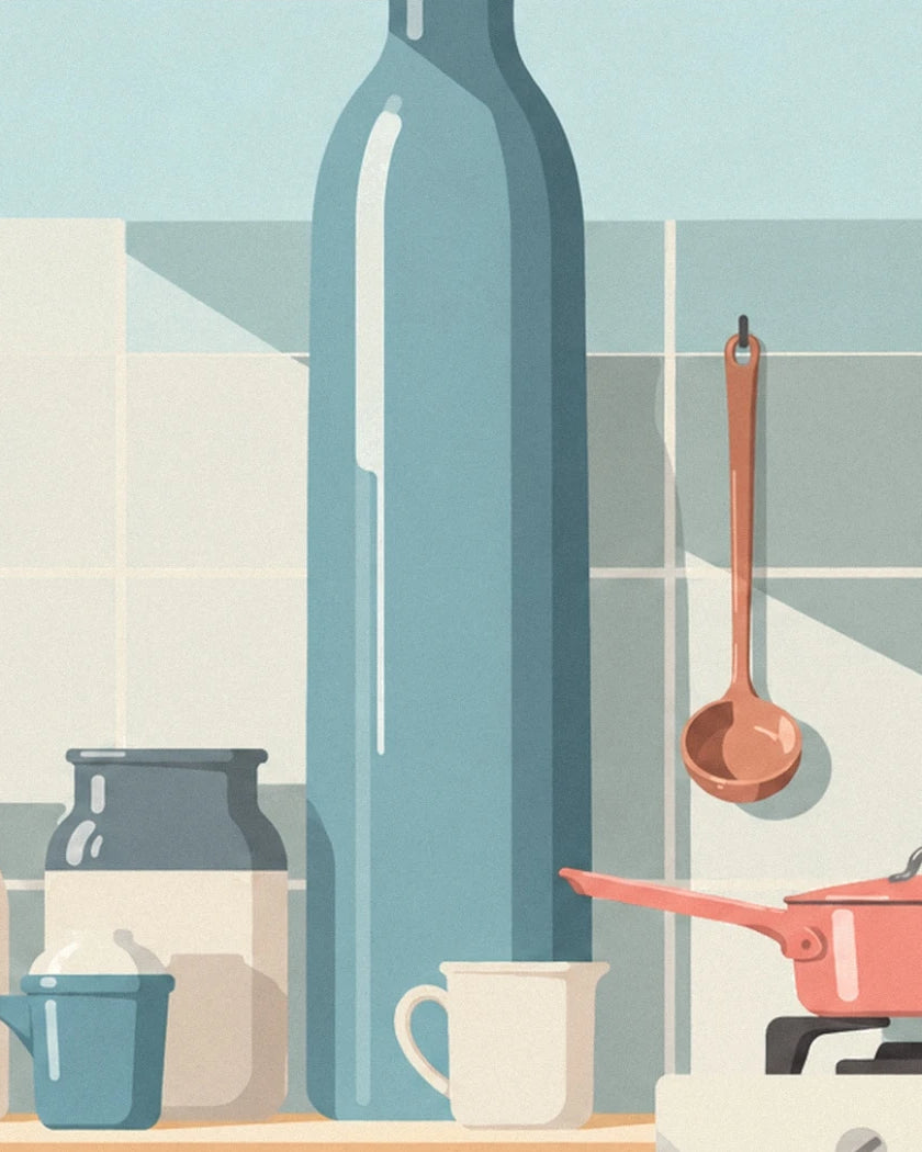 Grande bouteille bleue, louche en cuivre au mur et pot gris sur l'étagère