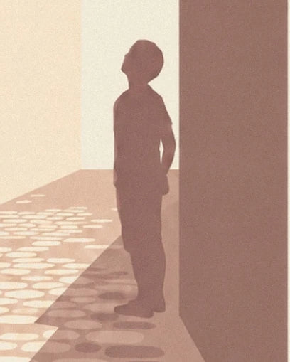 La silhouette d’un personnage de profil dans l’ombre, au bord de la ruelle pavée