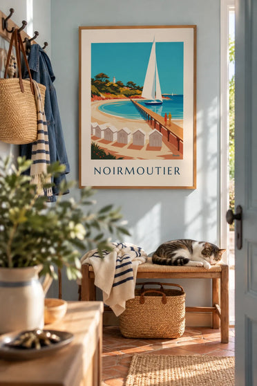 Affiche cabines de plage rayées et ponton à Noirmoutier : encadrée au mur