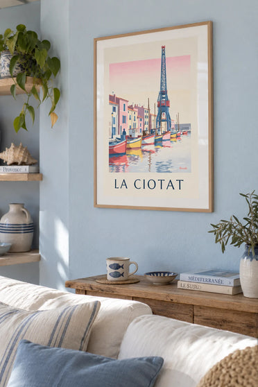Affiche barques colorées du port de La Ciotat et son chantier : encadrée au mur