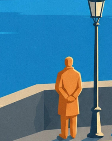 Un promeneur en manteau orange, mains dans le dos, près d'un lampadaire sur le quai