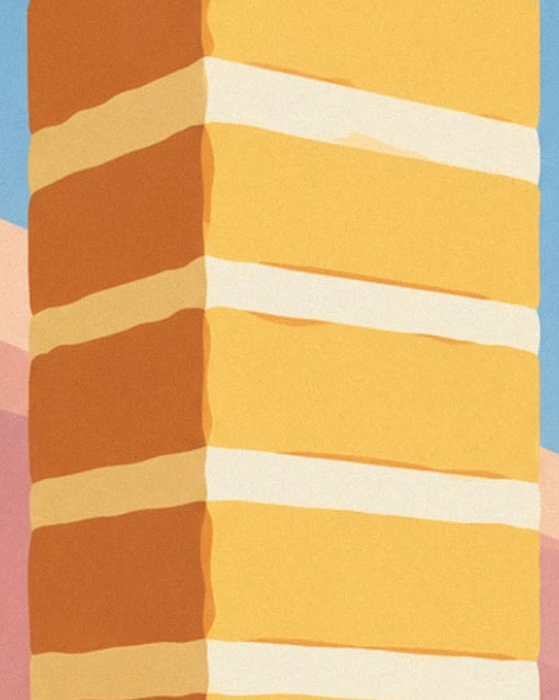Les couches dorées du millefeuille alternant avec des bandes de crème claire