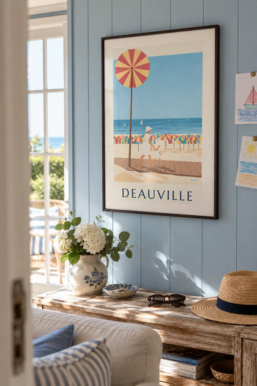 Affiche mère et fillette sur les Planches de Deauville : encadrée au mur