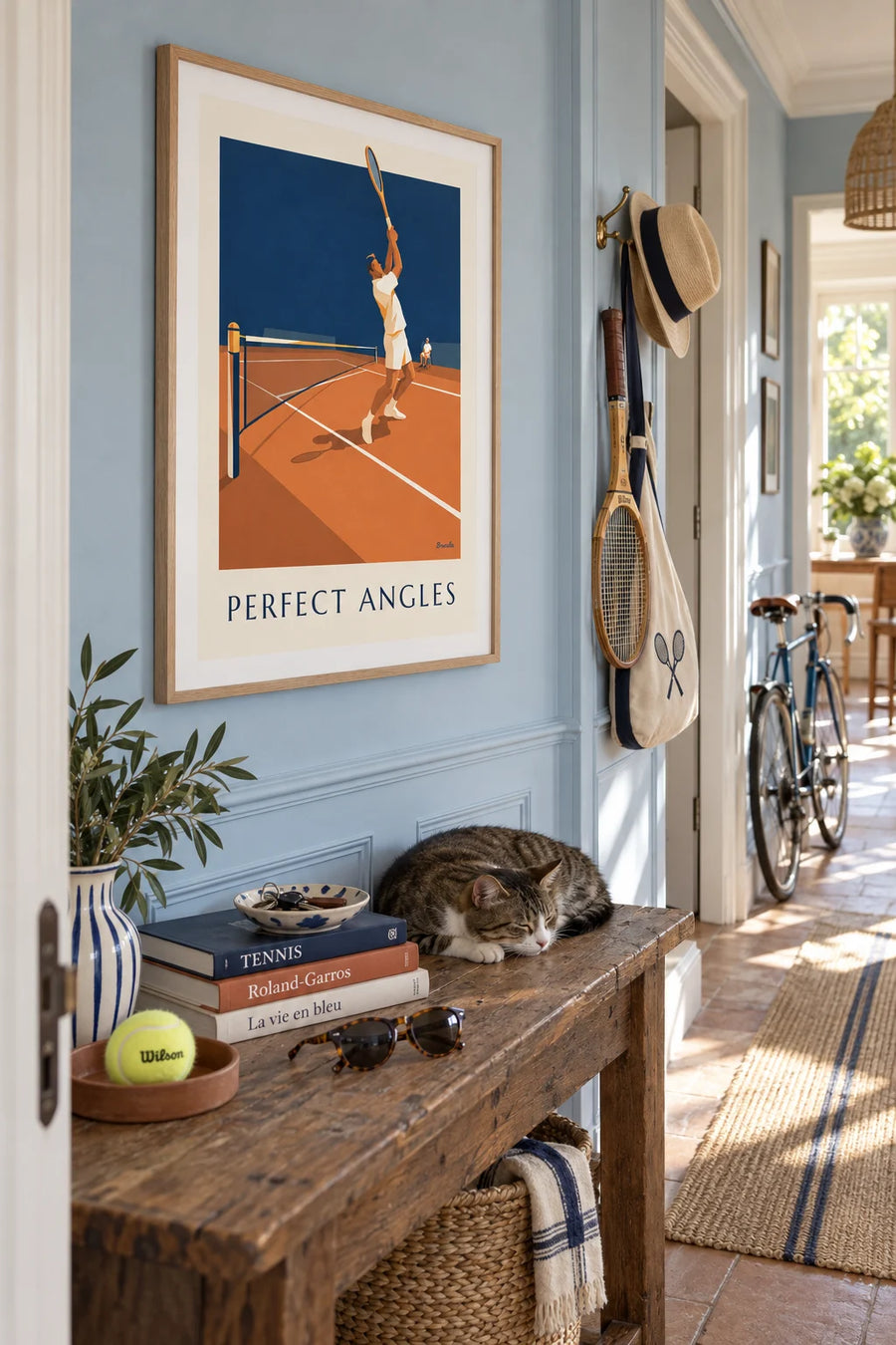 Affiche joueur de tennis aux lignes géométriques sur terre battue : encadrée au mur
