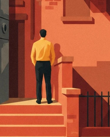Un homme de dos en chemise jaune et pantalon sombre sur le perron orangé