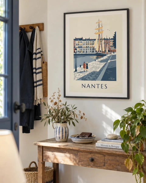 Affiches Nantes : affiche de la collection encadrée dans un intérieur