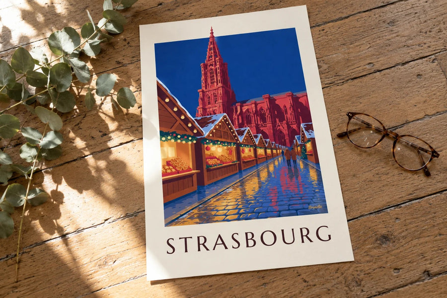 Affiche marché de Noël de Strasbourg la nuit : posée sur une table