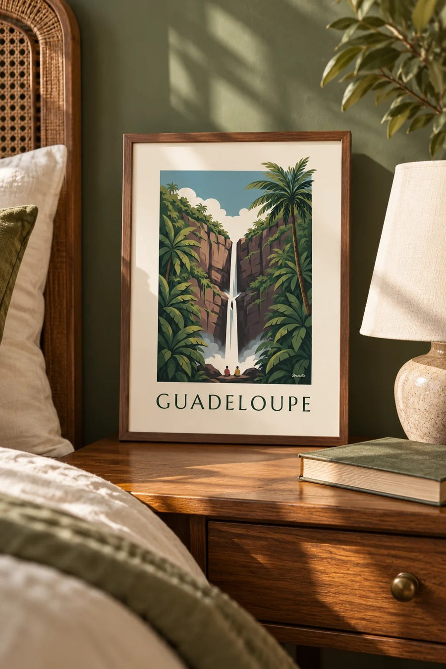 Affiche Guadeloupe, chutes du Carbet en forêt tropicale : petit format A4 encadré