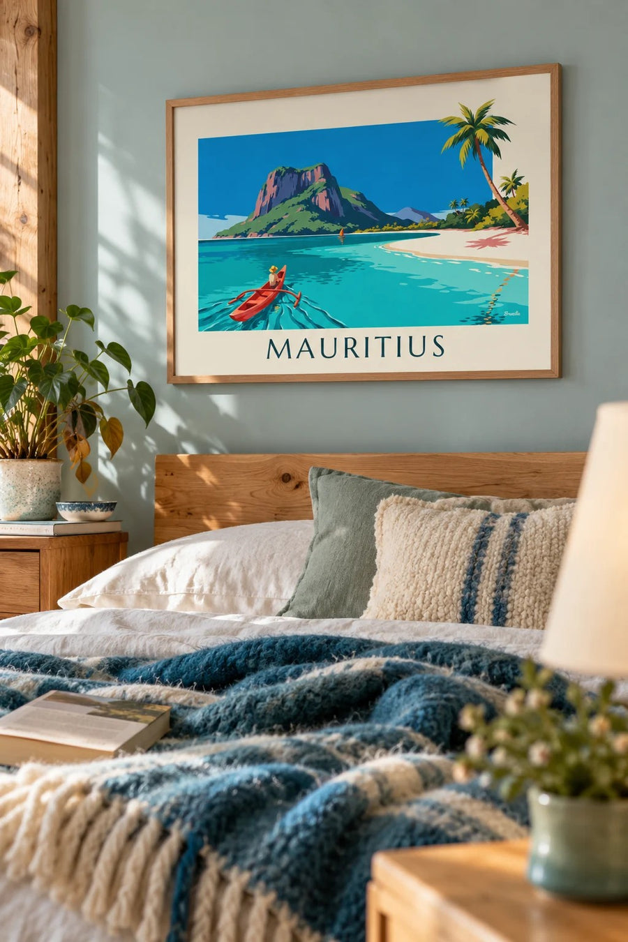 Affisch med lagun, kokospalmer och Morne Brabant på Mauritius: inramad på väggen
