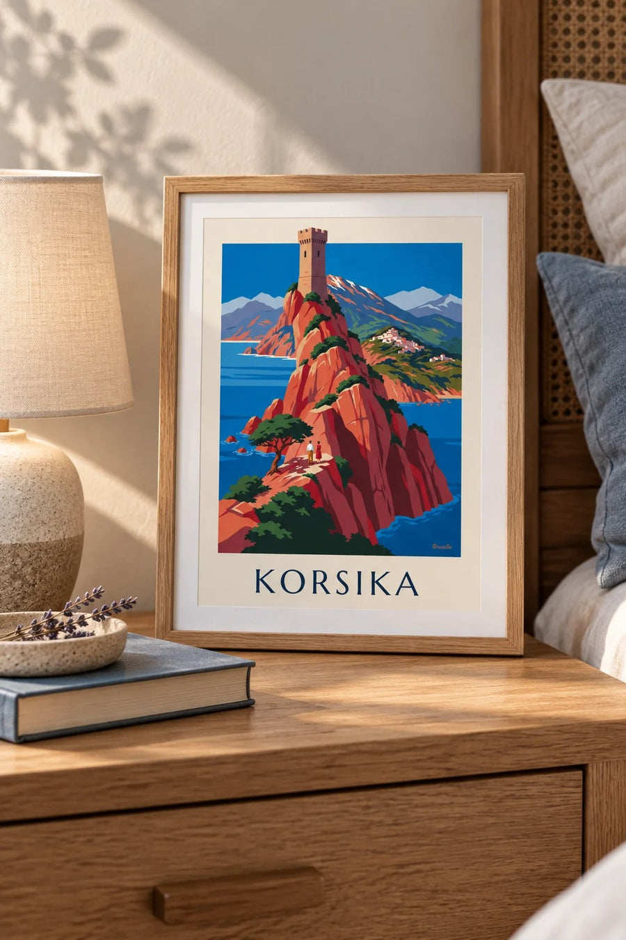 Affisch med Korsikas vilda kust, röda klippor och Monte Cinto: litet A4-format i ram