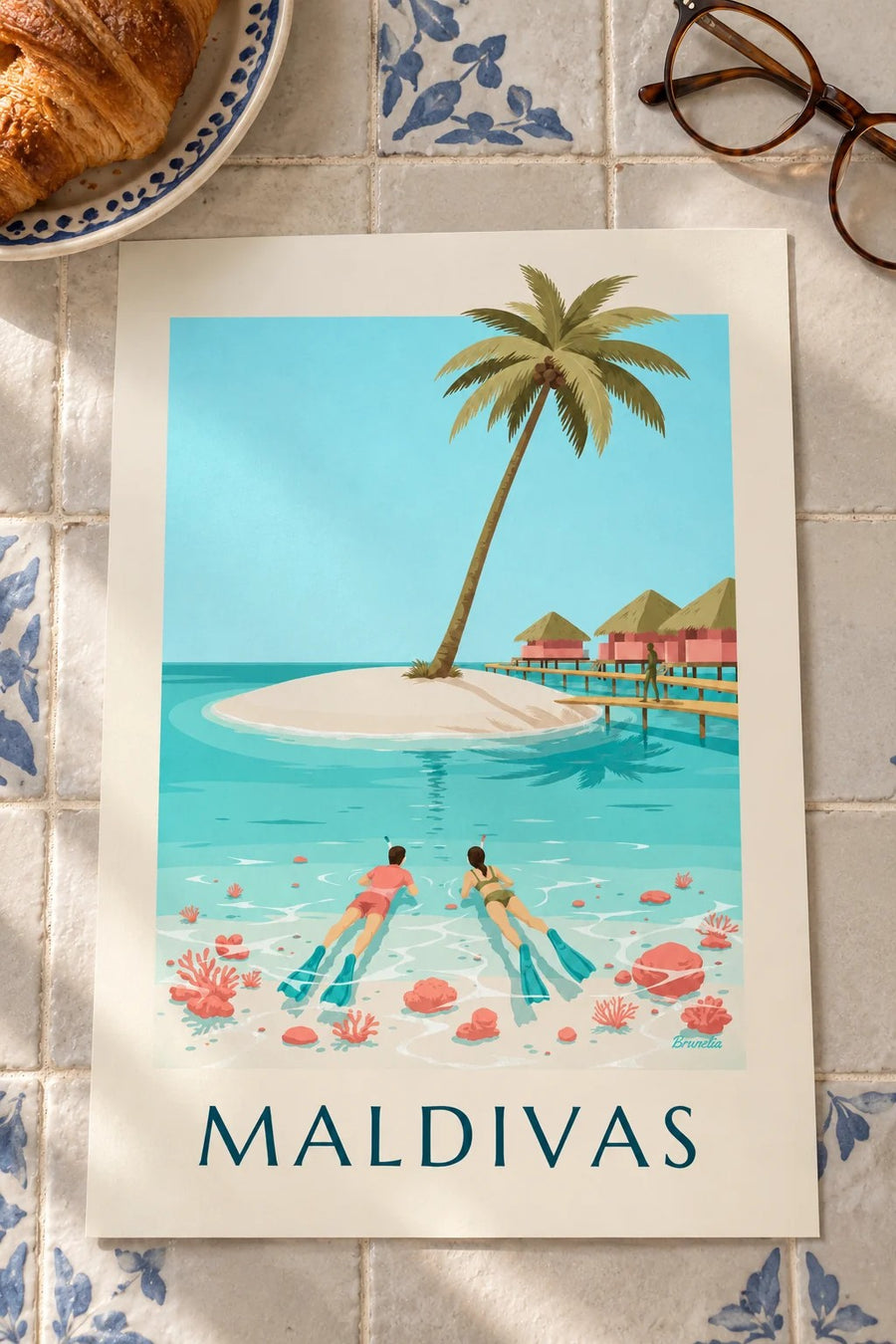 Poster das Maldivas, mergulhadores com máscara e tubo sobre os corais da lagoa: pousado numa mesa