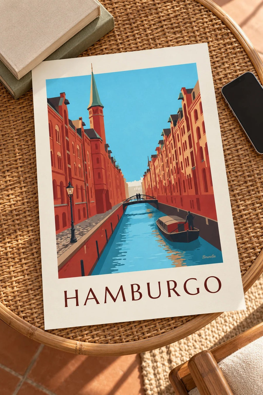 Cartaz dos armazéns da Speicherstadt em Hamburgo: pousado numa mesa