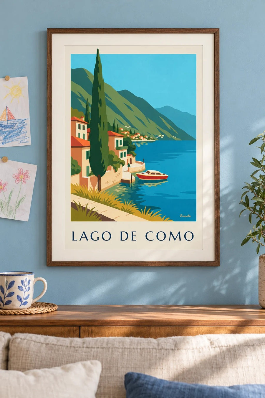 Poster das margens do Lago de Como e de um barco de madeira: emoldurado na parede