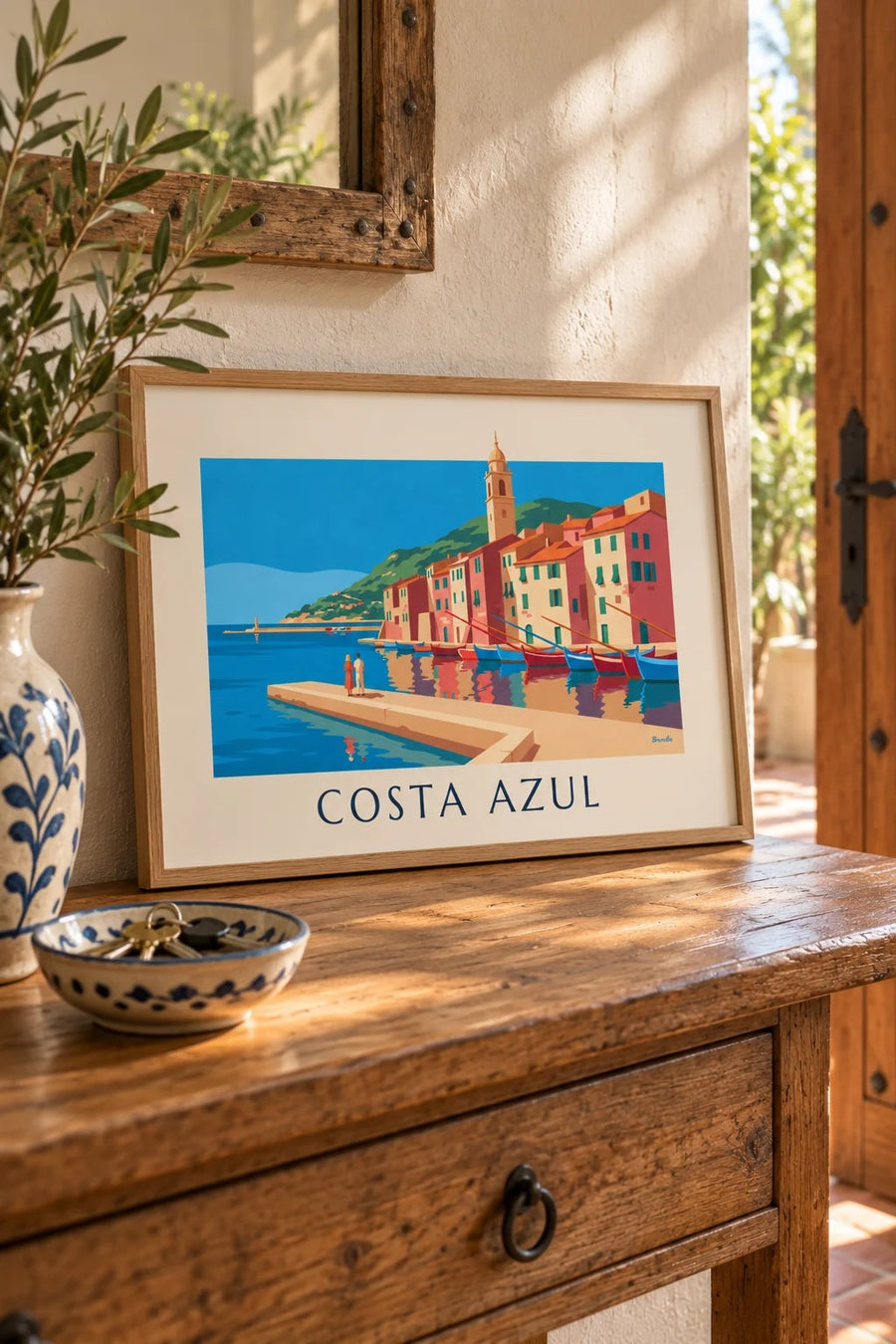 Cartaz de fachadas coloridas e barcos num porto da Côte d’Azur: pequeno formato A4 emoldurado