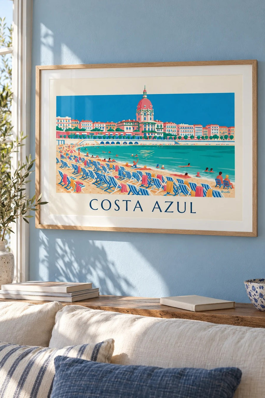 Poster de banhistas e espreguiçadeiras sob a Promenade des Anglais, em Nice: emoldurado na parede