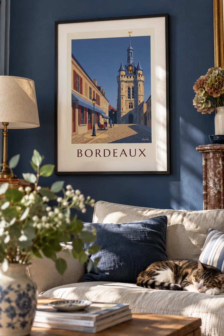 Affiche Grosse Cloche de Bordeaux et terrasse de café : encadrée au mur