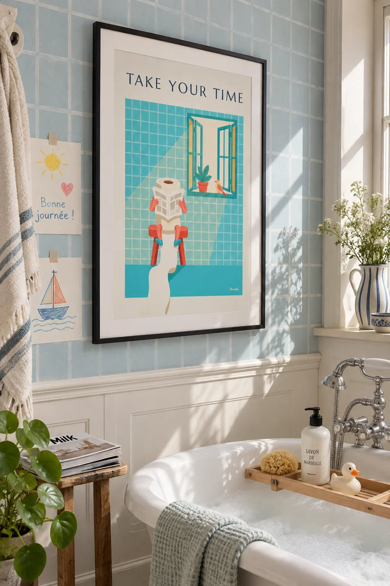 Affiche publicitaires vintage accrochée dans un intérieur