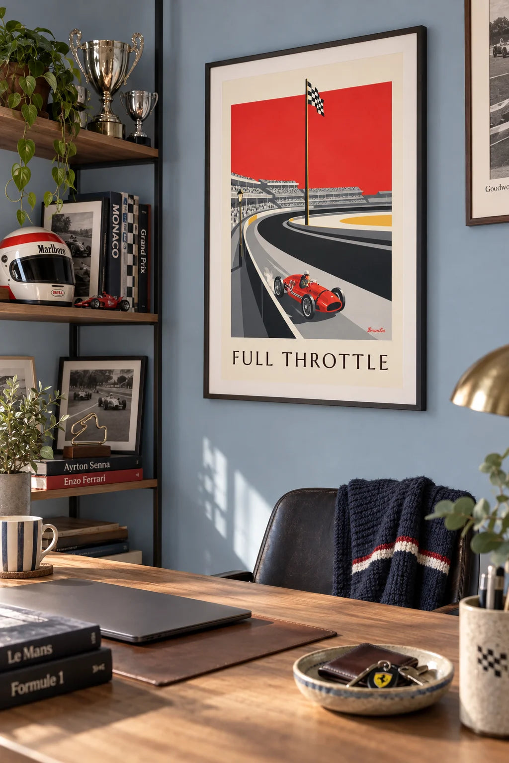 Affiche voiture de course de Grand Prix lancée sur le circuit : encadrée au mur