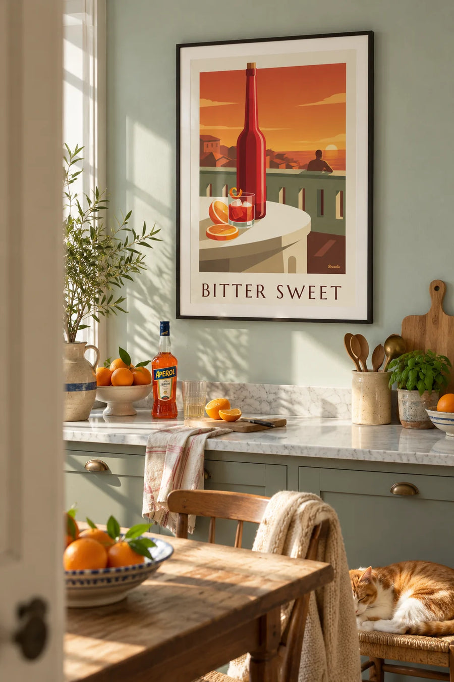 Affiche cocktail Negroni et zeste d'orange sur une terrasse : encadrée au mur