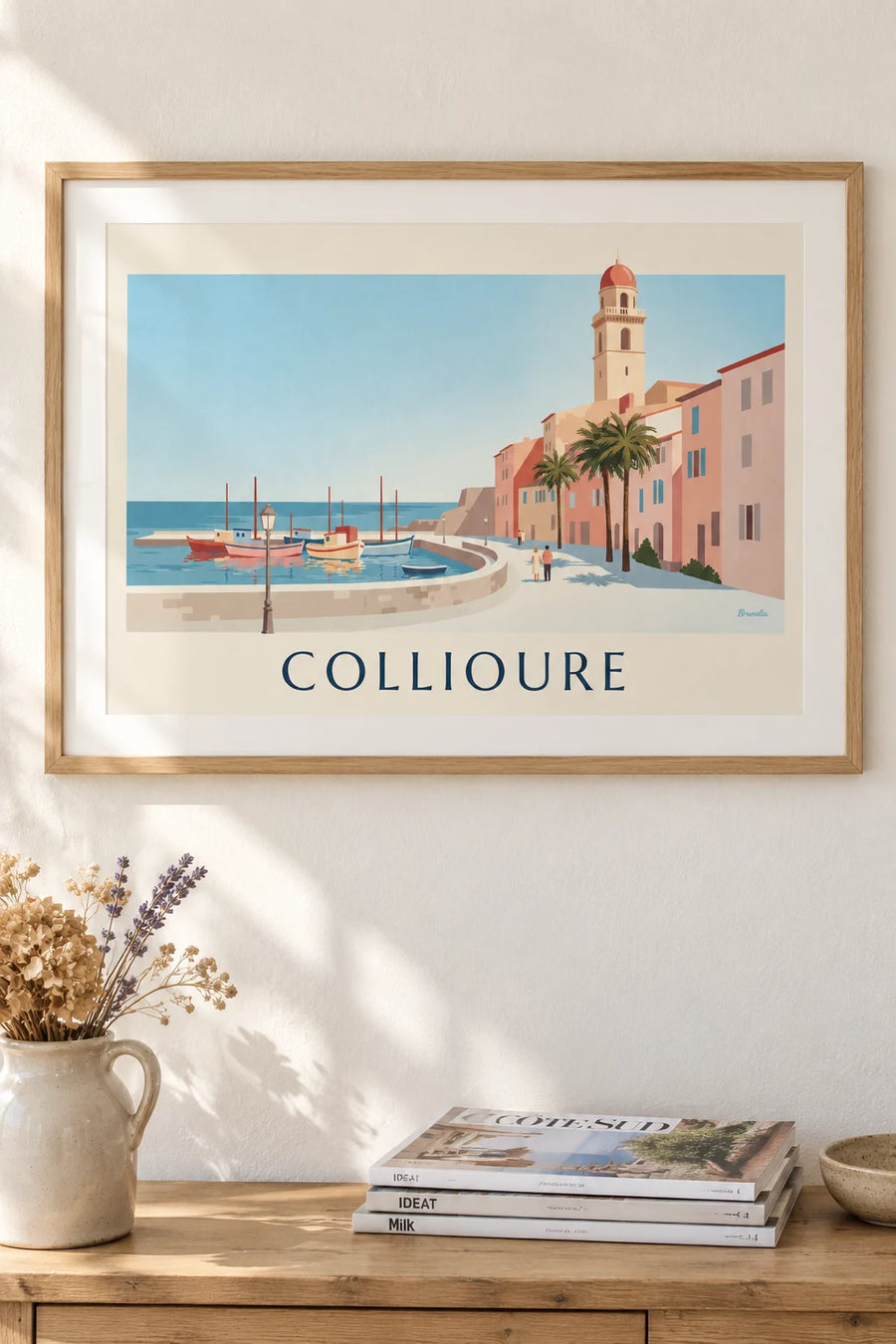 Affiche port de Collioure, barques colorées et clocher : encadrée au mur