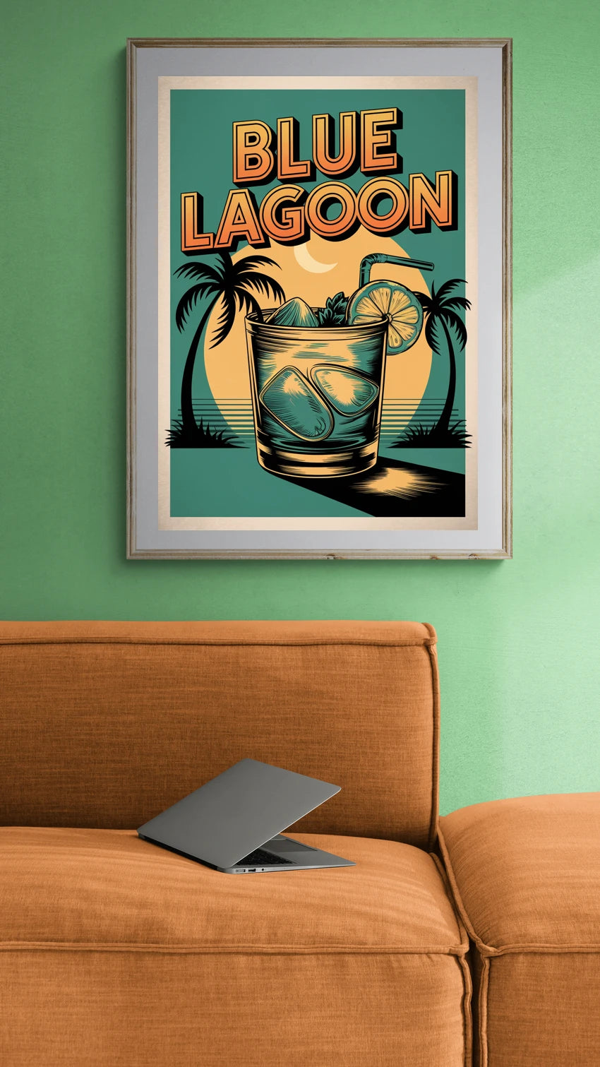 Mise en situation de Affiche Blue Lagoon cocktail tropical rétro