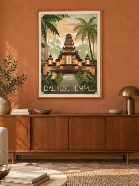 Affiche anciennes accrochée dans un intérieur