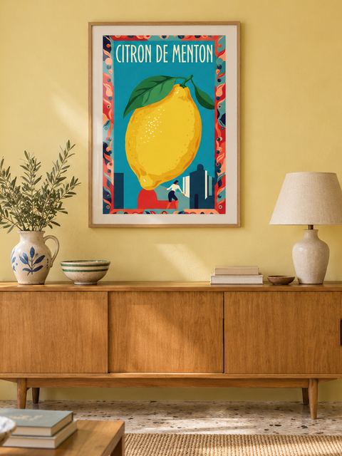 Affiche Côte d'Azur vintage accrochée dans un intérieur